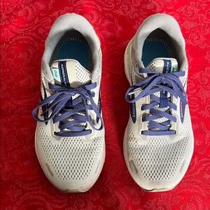 Brooks Adrenaline GTS Running Shoes Womens 8.5 Wide Gray Purple Lace Athletic